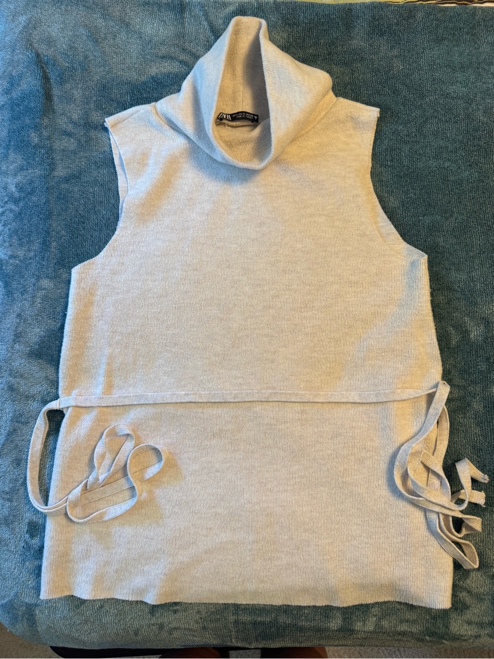 Zara Cream Sleeveless Turtleneck Knit Top